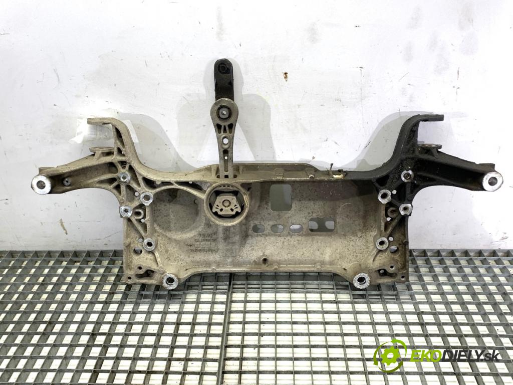 VW PASSAT B7 Kombi 2012 118 kW 1.8 TSI 1798 výztuha pod motor 7N0199369A (Přední výztuha)