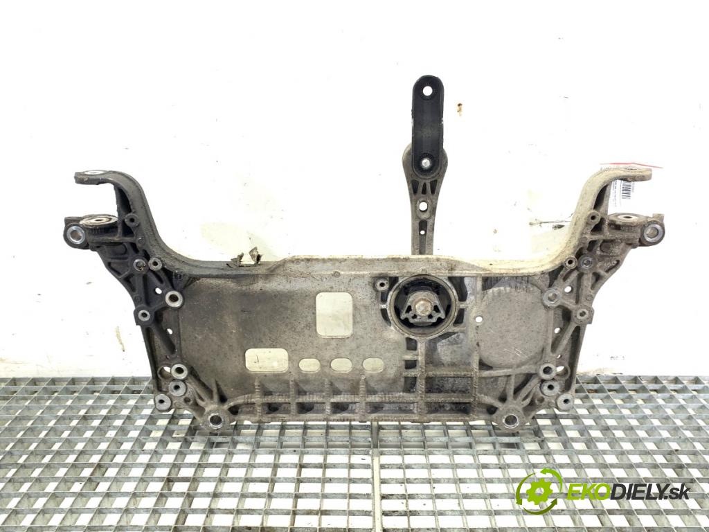 VW PASSAT B7 Kombi 2012 118 kW 1.8 TSI 1798 výztuha pod motor 7N0199369A (Přední výztuha)