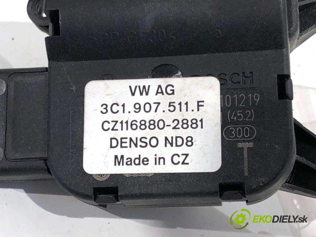 VW PASSAT B7 Kombi 2012 118 kW 1.8 TSI 1798 motor topení 3C1907511F