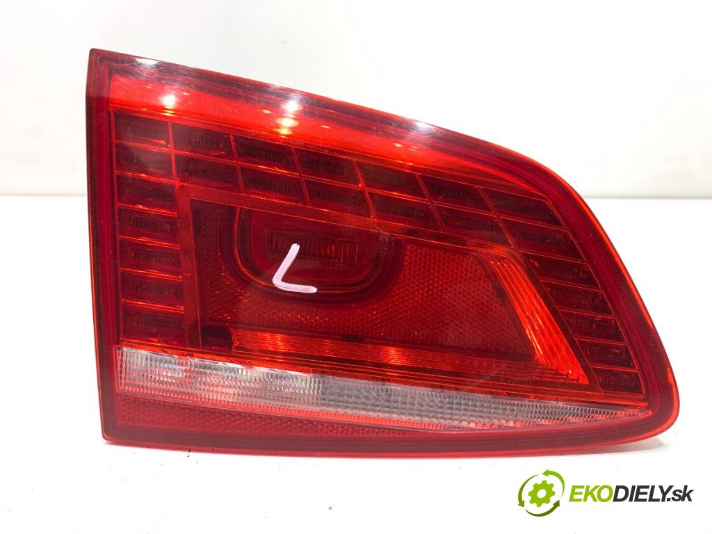 VW PASSAT B7 Kombi 2012 118 kW 1.8 TSI 1798 světlo zadní část levá strana vnitřní  (Klika dveří ostatní)