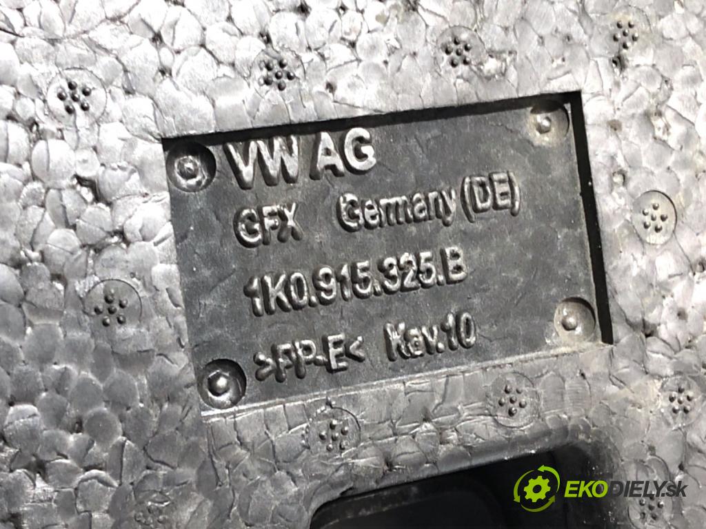 VW PASSAT B7 Kombi 2012 118 kW 1.8 TSI 1798 obal akumulátora 1K0915325B 1K0915333