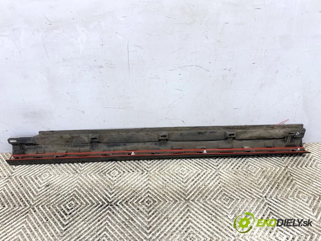 VW PASSAT B7 Kombi 2012 118 kW 1.8 TSI 1798 lišta prahová pravý