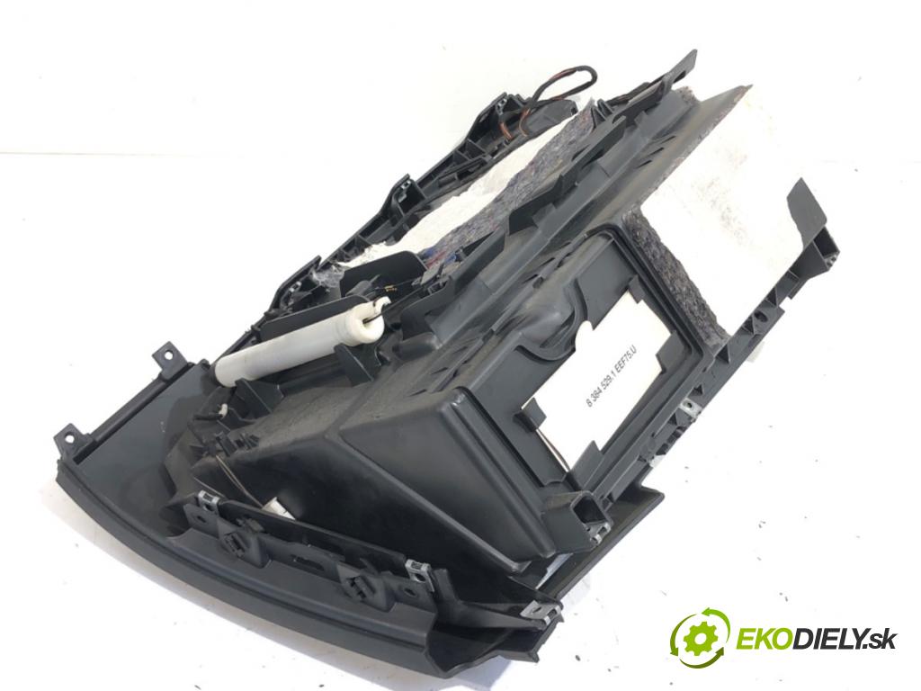 BMW E87 liftback 2006 90 kW 118 d 1995 Priehradka, kastlík spolujazdca  (Priehradka (kastlík))