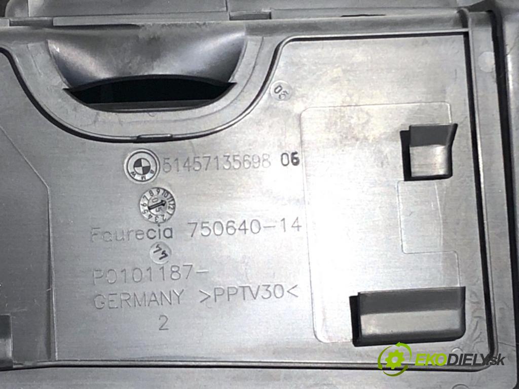 BMW E87 liftback 2006 90 kW 118 d 1995 Priehradka, kastlík spolujazdca  (Priehradka (kastlík))