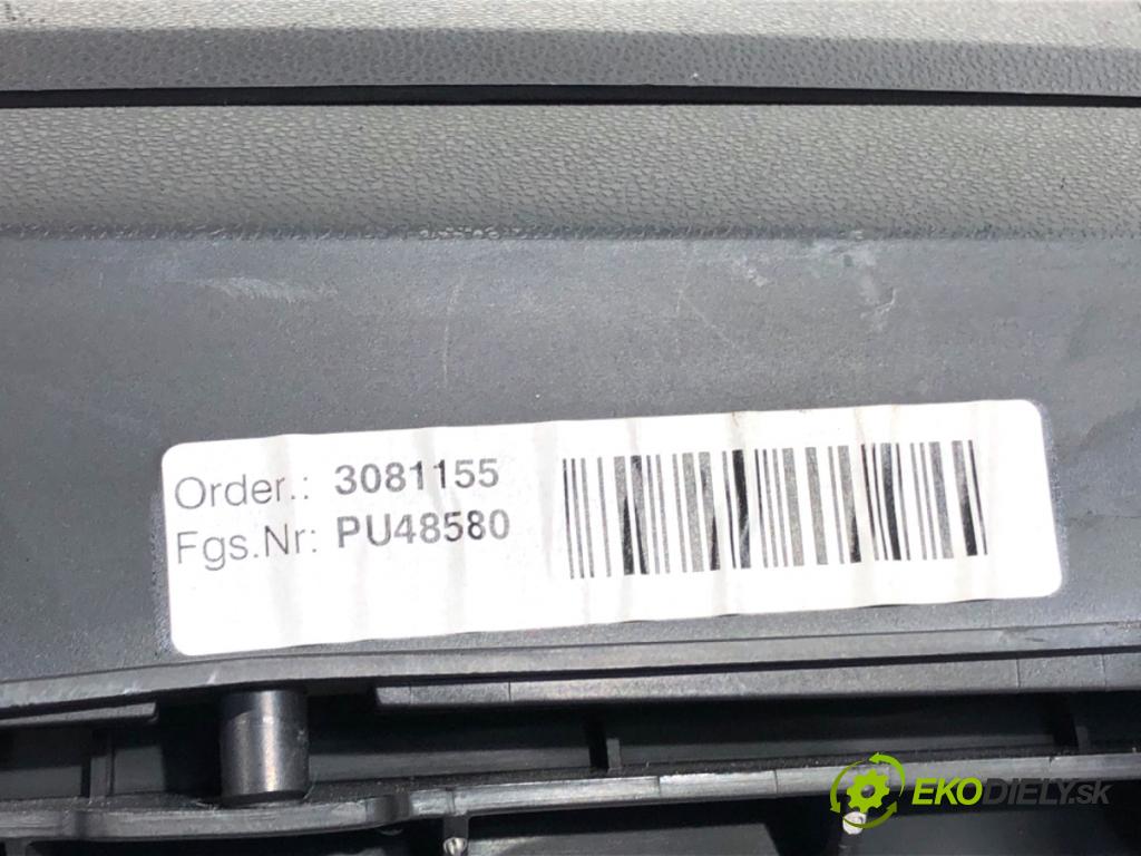 BMW E87 liftback 2006 90 kW 118 d 1995 Priehradka, kastlík spolujazdca  (Priehradka (kastlík))