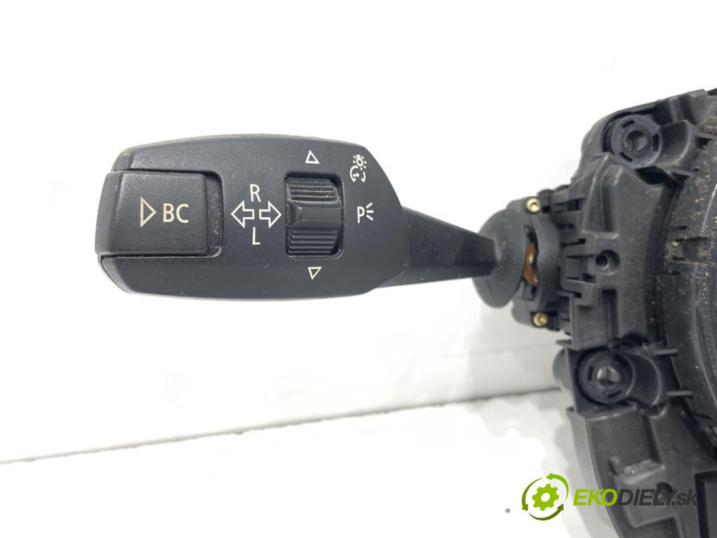 BMW E87 liftback 2006 90 kW 118 d 1995 Prepínač kombinovaný 6989570 (Prepínacie páčky pod volantom)