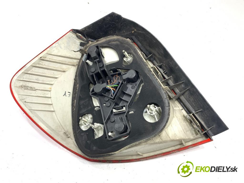 BMW E87 liftback 2006 90 kW 118 d 1995 světlo pravý zadní část 6924502