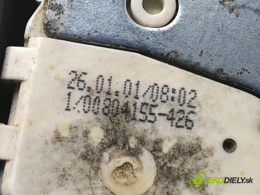LAND ROVER FREELANDER I samochód terenowy zamknięty 2001 82 kW 2.0 Td4 4x4 1951 zámok dveře levý přední část