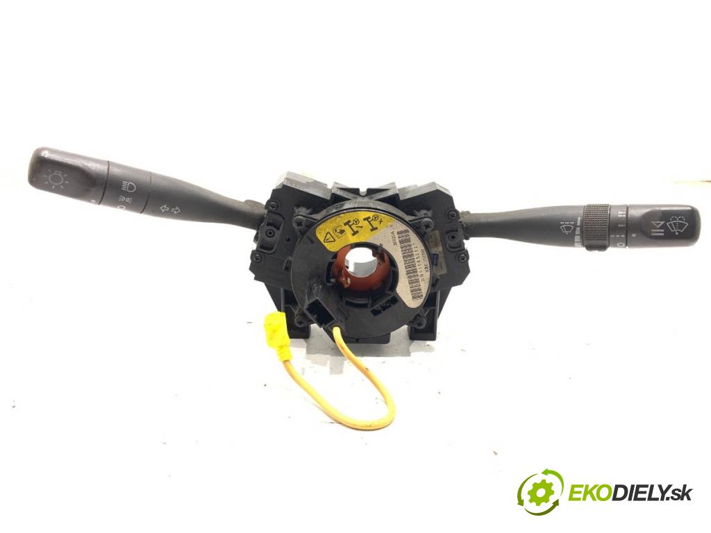 LAND ROVER FREELANDER I samochód terenowy zamknięty 2001 82 kW 2.0 Td4 4x4 1951 Prepínač kombinovaný 54034911 (Prepínacie páčky pod volantom)