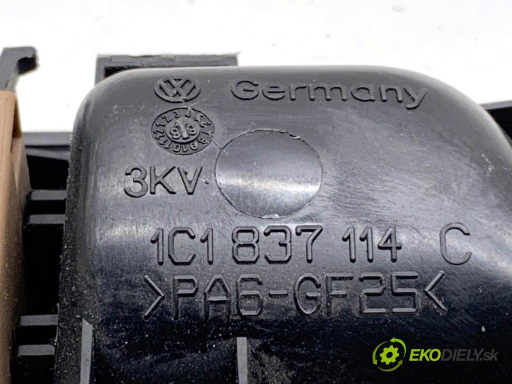 VW NEW BEETLE liftback 1999 85 kW 2.0 1984 klika vnitřní pravý přední část 1C1837114C