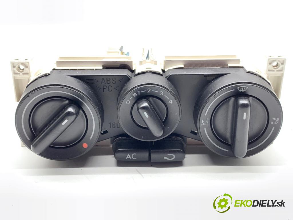 VW NEW BEETLE liftback 1999 85 kW 2.0 1984 Panel ovládania kúrenia 1C0820045D (Prepínacie páčky pod volantom)