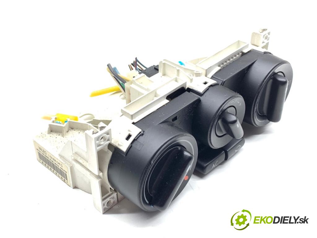 VW NEW BEETLE liftback 1999 85 kW 2.0 1984 Panel ovládania kúrenia 1C0820045D (Prepínacie páčky pod volantom)