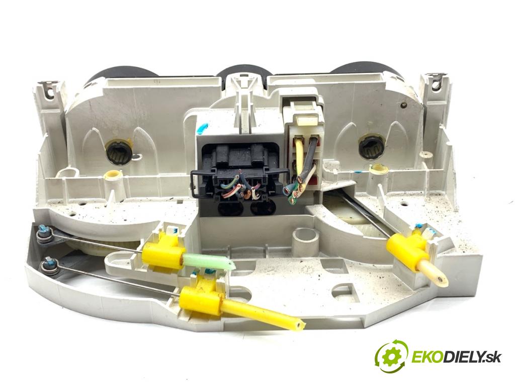 VW NEW BEETLE liftback 1999 85 kW 2.0 1984 Panel ovládania kúrenia 1C0820045D (Prepínacie páčky pod volantom)