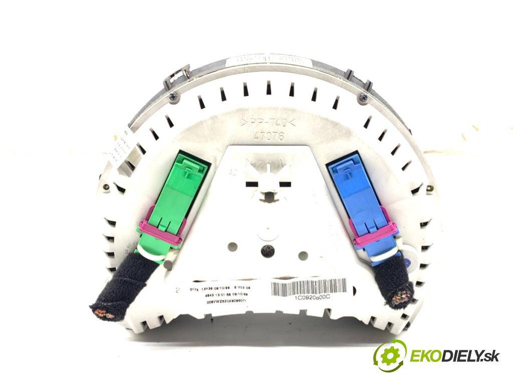 VW NEW BEETLE liftback 1999 85 kW 2.0 1984 Prístrojovka 1C0920800C (Prístrojová doska)