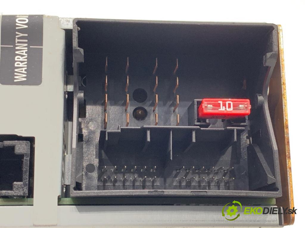 AUDI A6 C6 Kombi 2006 125 kW 2.0 TFSI 1984 RADIO 4F0035769A (Audio zariadenie)