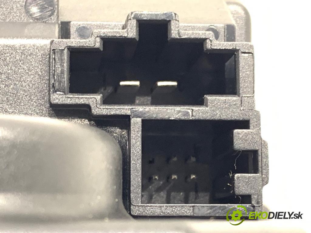 AUDI A6 C6 Kombi 2006 125 kW 2.0 TFSI 1984 spinačka 4F0910131D (Spínacia skrinka)