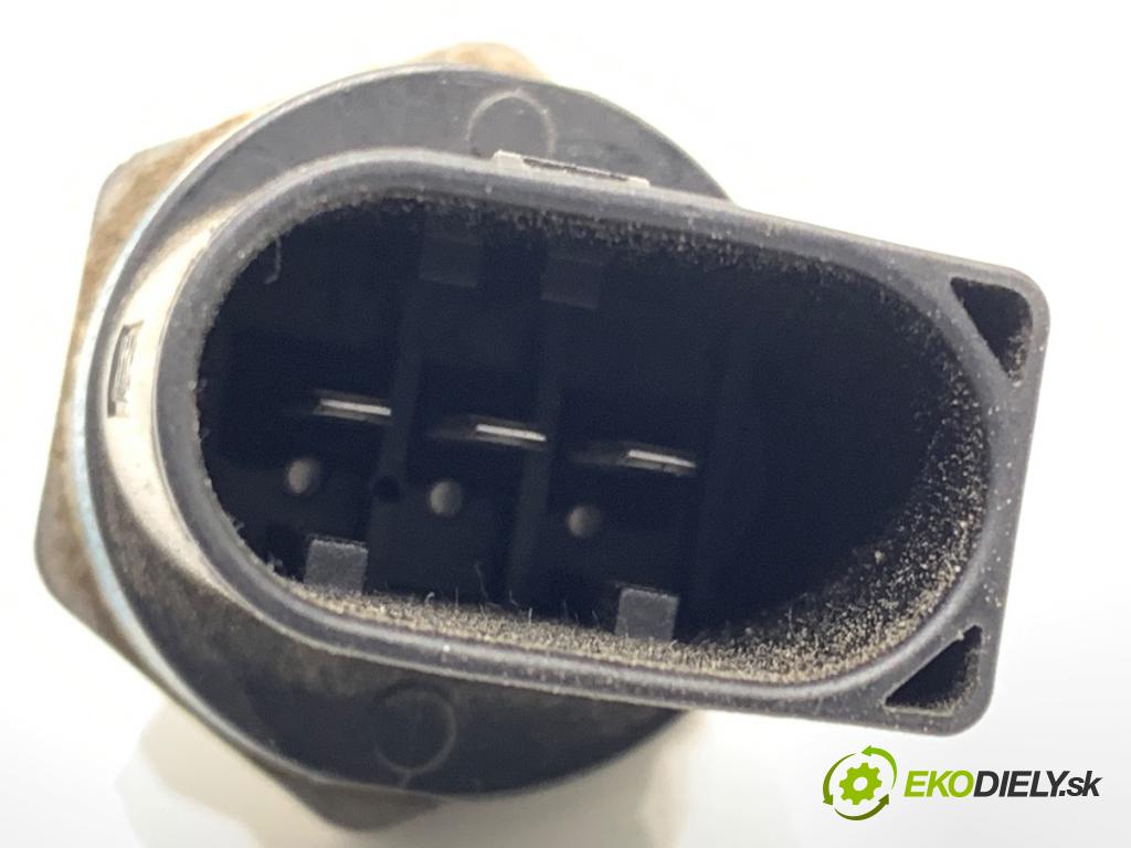 AUDI A6 C6 Kombi 2006 125 kW 2.0 TFSI 1984 Snímač tlaku paliva 06H906051A (Snímač)