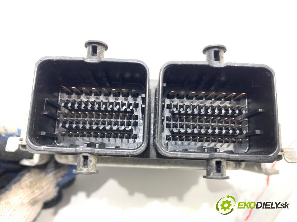 SUZUKI SWIFT IV liftback 2013 69 kW 1.2 (AZH 412) 1242 riadiaca jednotka Motor 33910-69L01 (Riadiaca jednotka)