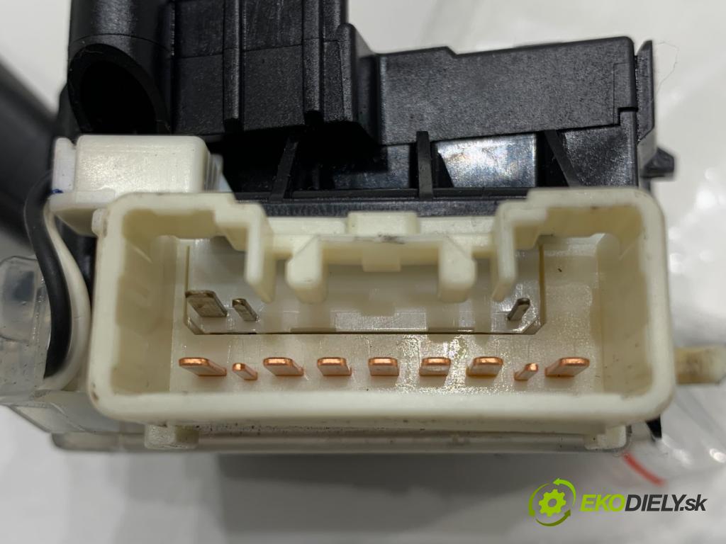 SUZUKI SWIFT IV liftback 2013 69 kW 1.2 (AZH 412) 1242 Prepínač smeroviek 173744 (Prepínacie páčky pod volantom)