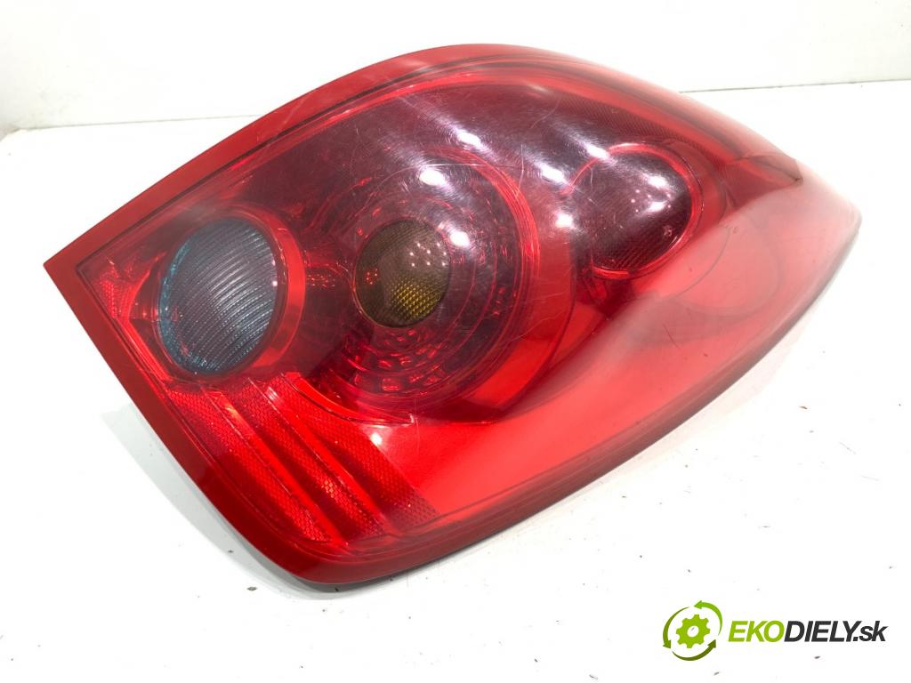 NISSAN PRIMERA P12 sedan 2003 88 kW 1.9 dCi 1870 světlo pravý zadní část 89077068