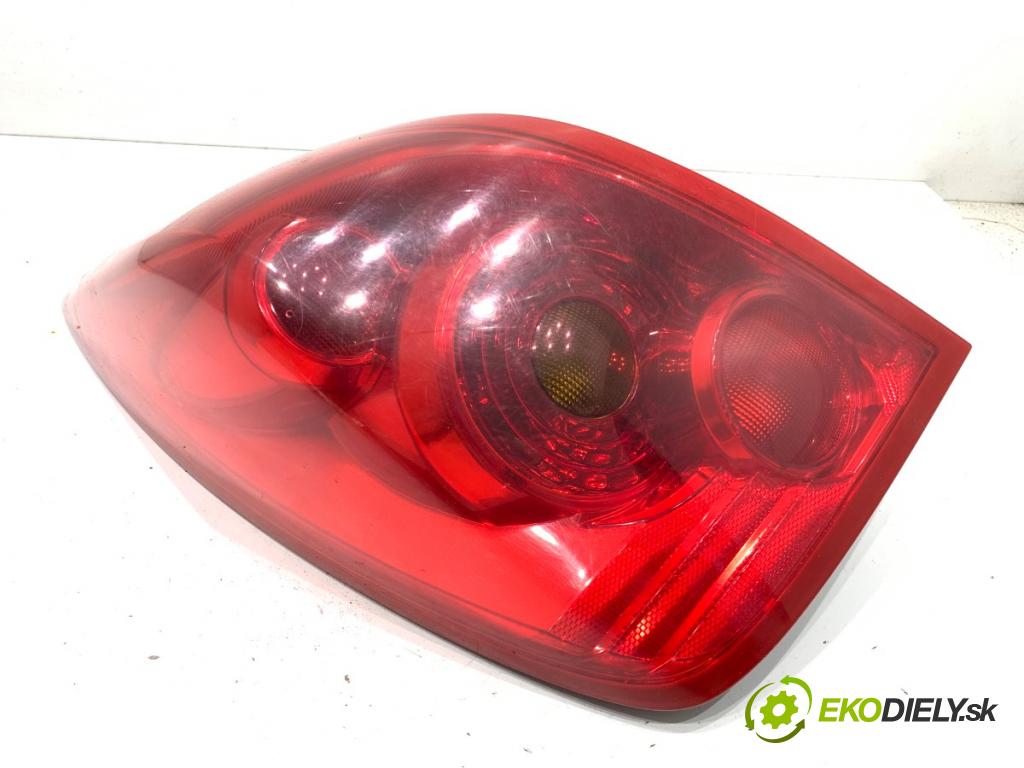 NISSAN PRIMERA P12 sedan 2003 88 kW 1.9 dCi 1870 světlo levý zadní část 89077070