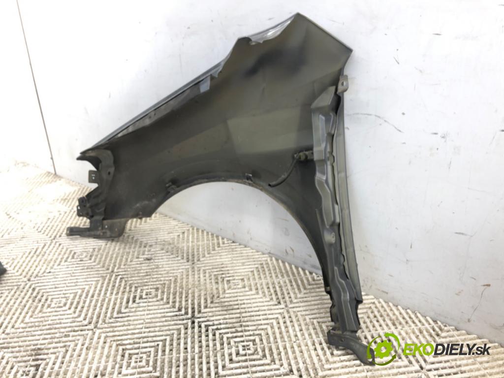 NISSAN PRIMERA P12 sedan 2003 88 kW 1.9 dCi 1870 blatník pravý přední část
