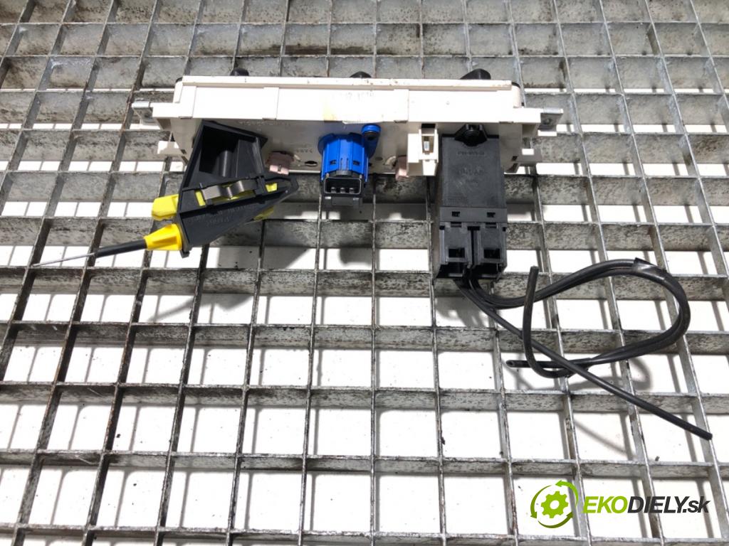 FORD TRANSIT IV Autobus 2002 74 kW 2.0 DI (F_E_, F_F_, F_G_) 1998 Panel ovládania kúrenia YC1H-18D451A (Prepínacie páčky pod volantom)