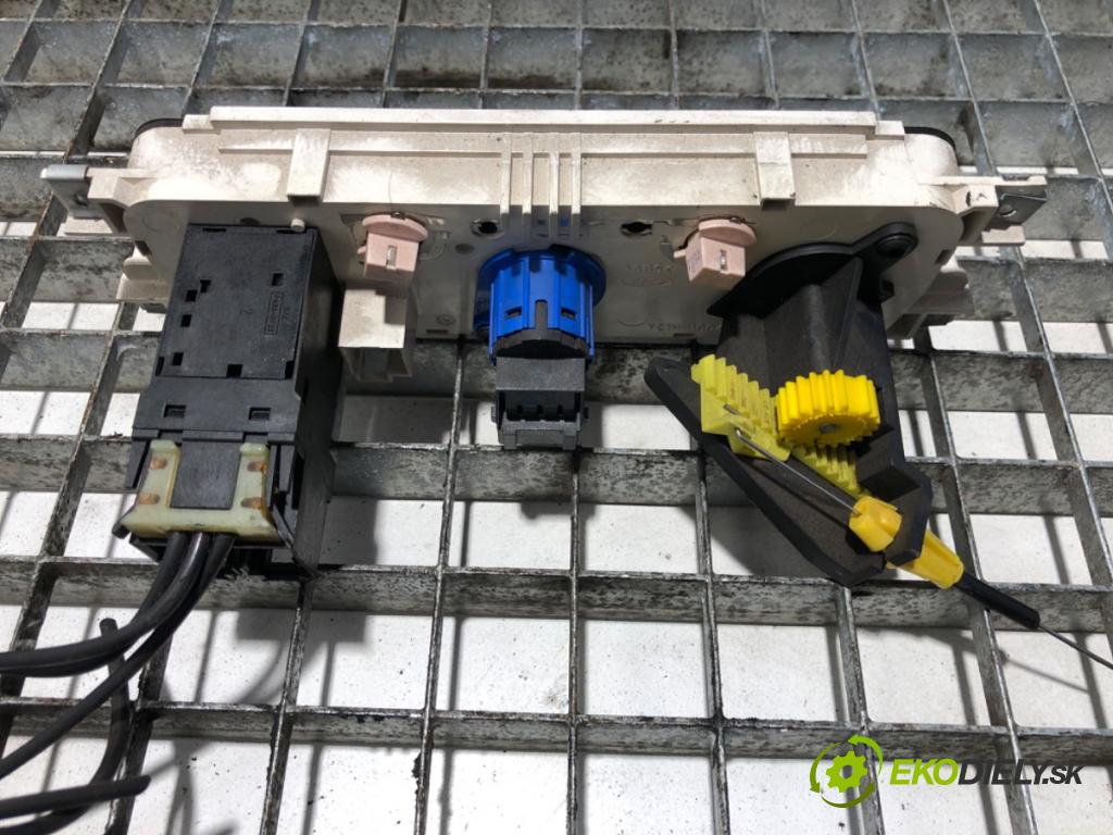 FORD TRANSIT IV Autobus 2002 74 kW 2.0 DI (F_E_, F_F_, F_G_) 1998 Panel ovládania kúrenia YC1H-18D451A (Prepínacie páčky pod volantom)