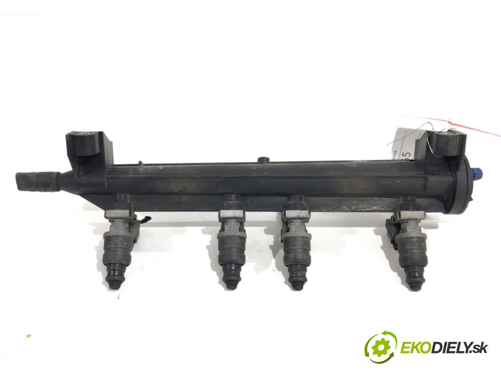 SEAT ALTEA nadwozie wielkoprzestrzenne (MPV) 2004 75 kW 1.6 1595 Lišta vstrekovacia 06A133317AC (Vstrekovacia lišta)