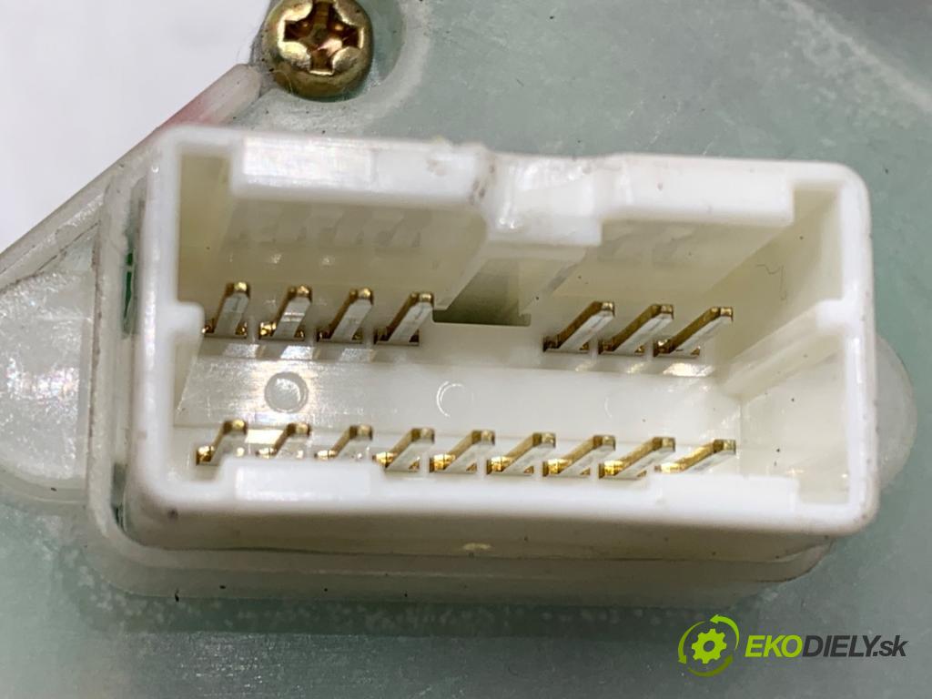 NISSAN MICRA K12 liftback 2005 65 kW 1.4 16V 1386 Prepínač kombinovaný 25560AX718 (Prepínacie páčky pod volantom)