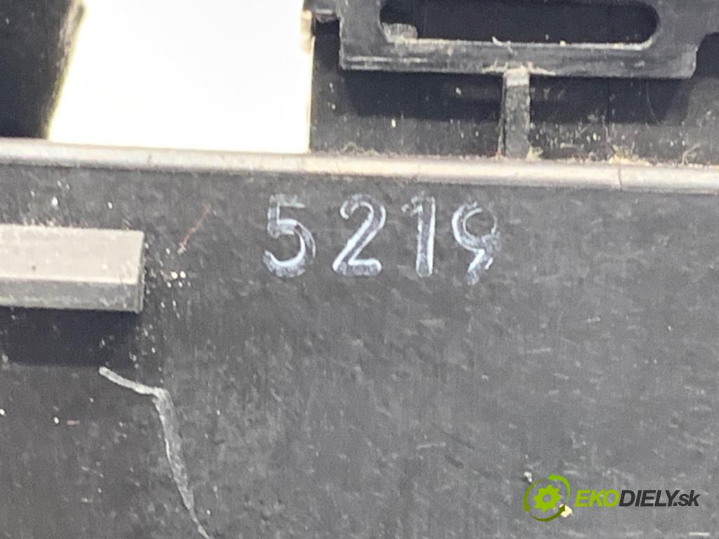 NISSAN MICRA K12 liftback 2005 65 kW 1.4 16V 1386 Prepínač okien  (Prepínacie páčky pod volantom)