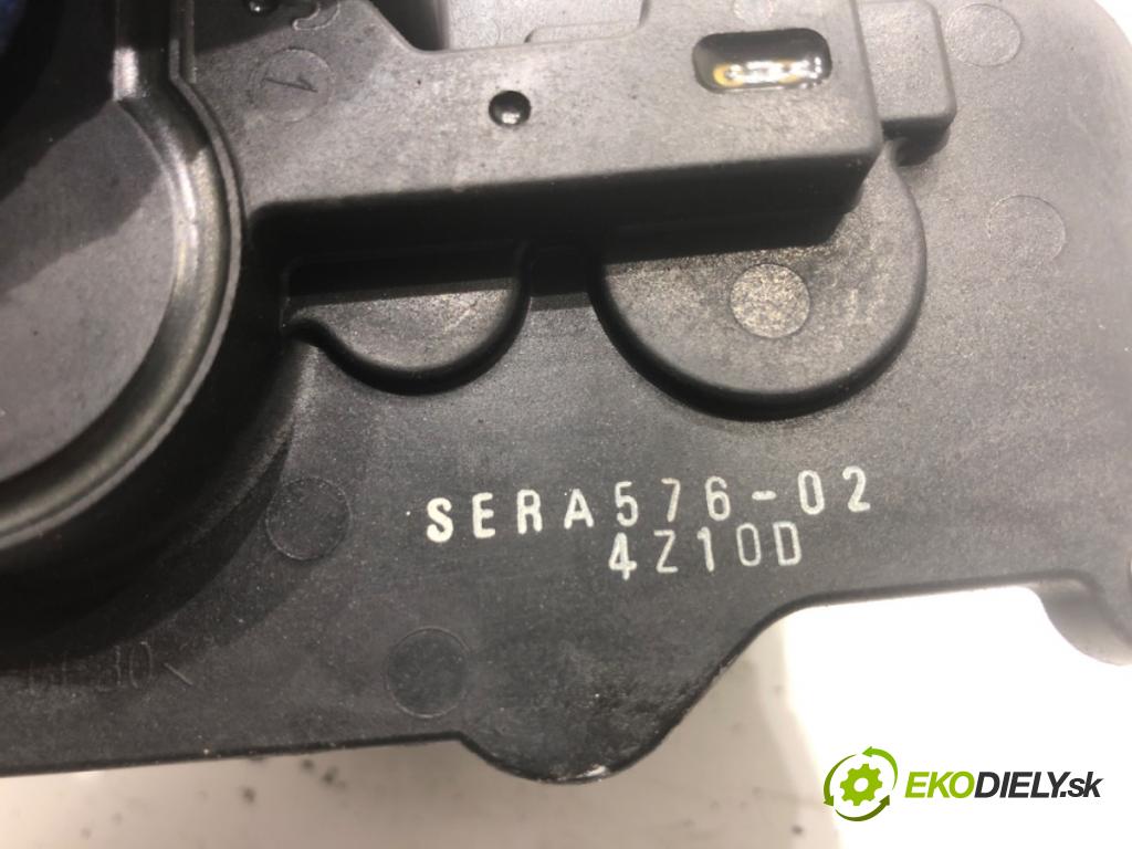 NISSAN MICRA K12 liftback 2005 65 kW 1.4 16V 1386 Škrtiaca klapka SERA576-02 (Škrtiaca klapka)