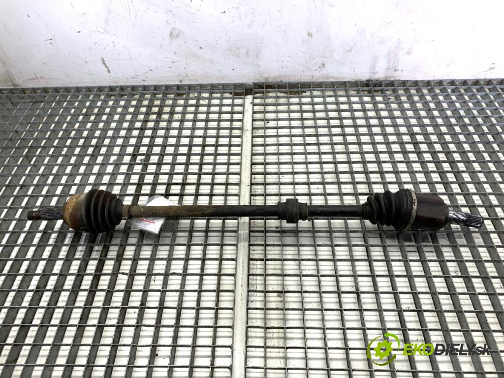 NISSAN MICRA K12 liftback 2005 65 kW 1.4 16V 1386 poloos pravý přední část 