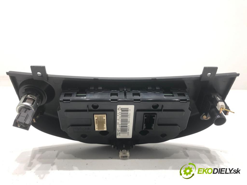 NISSAN MICRA K12 liftback 2005 65 kW 1.4 16V 1386 Panel ovládania kúrenia 27500AX711 (Prepínacie páčky pod volantom)