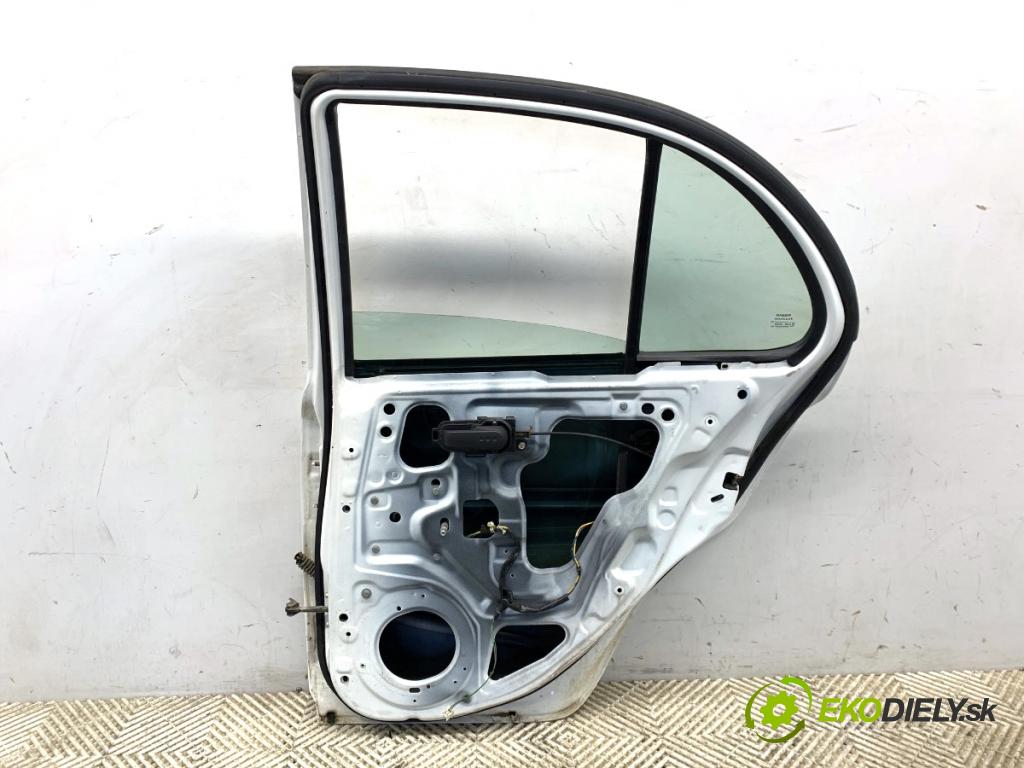 NISSAN MICRA K12 liftback 2005 65 kW 1.4 16V 1386 dveře pravý zadní část