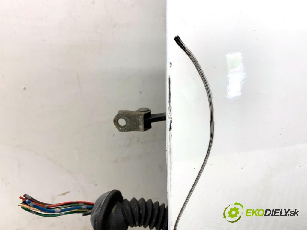 NISSAN MICRA K12 liftback 2005 65 kW 1.4 16V 1386 Dvere ľavy predný