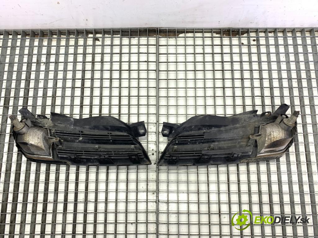 NISSAN MICRA K12 liftback 2005 65 kW 1.4 16V 1386 mřížka maska  (Přední mřížka (maska chladiče))