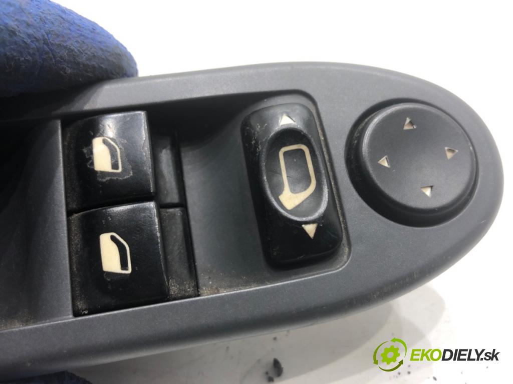 CITROEN C5 I liftback 2003 100 kW 2.0 16V (DCRFNC, DCRFNF) 1997 Prepínač okien 96326945ZJ (Prepínacie páčky pod volantom)