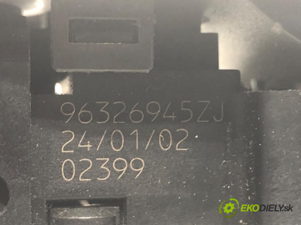 CITROEN C5 I liftback 2003 100 kW 2.0 16V (DCRFNC, DCRFNF) 1997 Prepínač okien 96326945ZJ (Prepínacie páčky pod volantom)