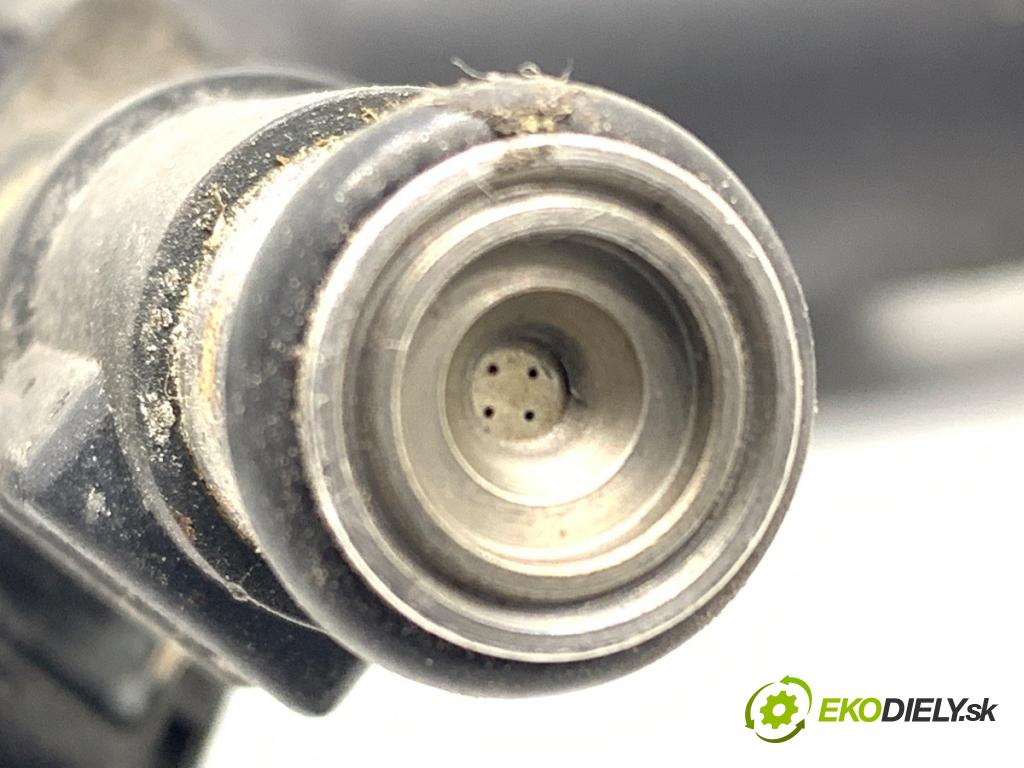 CITROEN C5 I liftback 2003 100 kW 2.0 16V (DCRFNC, DCRFNF) 1997 Lišta vstrekovacia  (Vstrekovacia lišta)