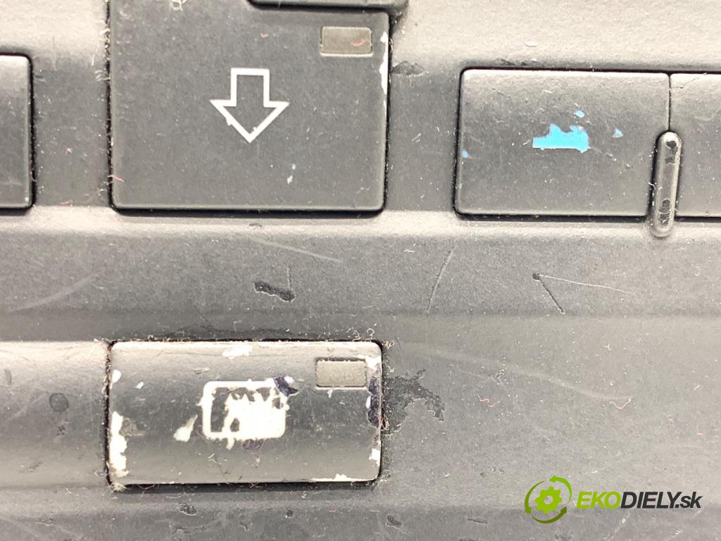 AUDI A4 B6 sedan 2003 96 kW 2.0 1984 Panel ovládania kúrenia 8E0820043AA (Prepínacie páčky pod volantom)