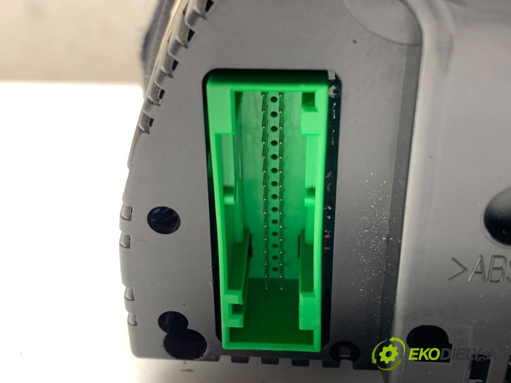 AUDI A4 B6 sedan 2003 96 kW 2.0 1984 Prístrojovka 8E0920900L (Prístrojová doska)