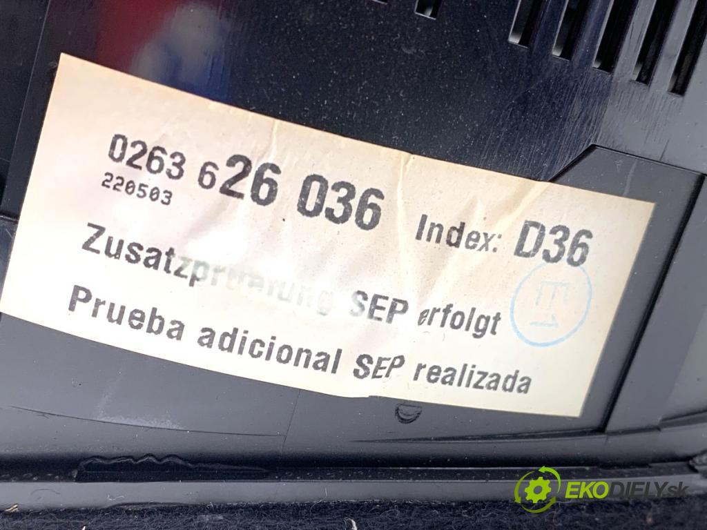 AUDI A4 B6 sedan 2003 96 kW 2.0 1984 Prístrojovka 8E0920900L (Prístrojová doska)