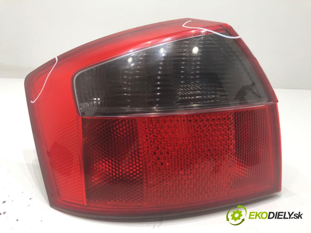 AUDI A4 B6 sedan 2003 96 kW 2.0 1984 světlo levý zadní část 8E0945095