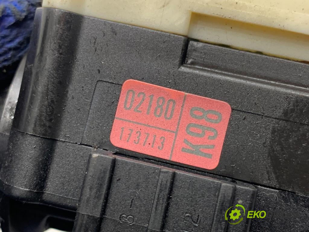 TOYOTA COROLLA E12 liftback 2004 85 kW 2.0 D-4D (CDE120R_, CDE120L_) 1995 Prepínač smeroviek 02180-173713 (Prepínacie páčky pod volantom)