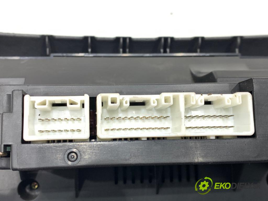 TOYOTA COROLLA E12 liftback 2004 85 kW 2.0 D-4D (CDE120R_, CDE120L_) 1995 Panel ovládania kúrenia 55930-13070 (Prepínacie páčky pod volantom)