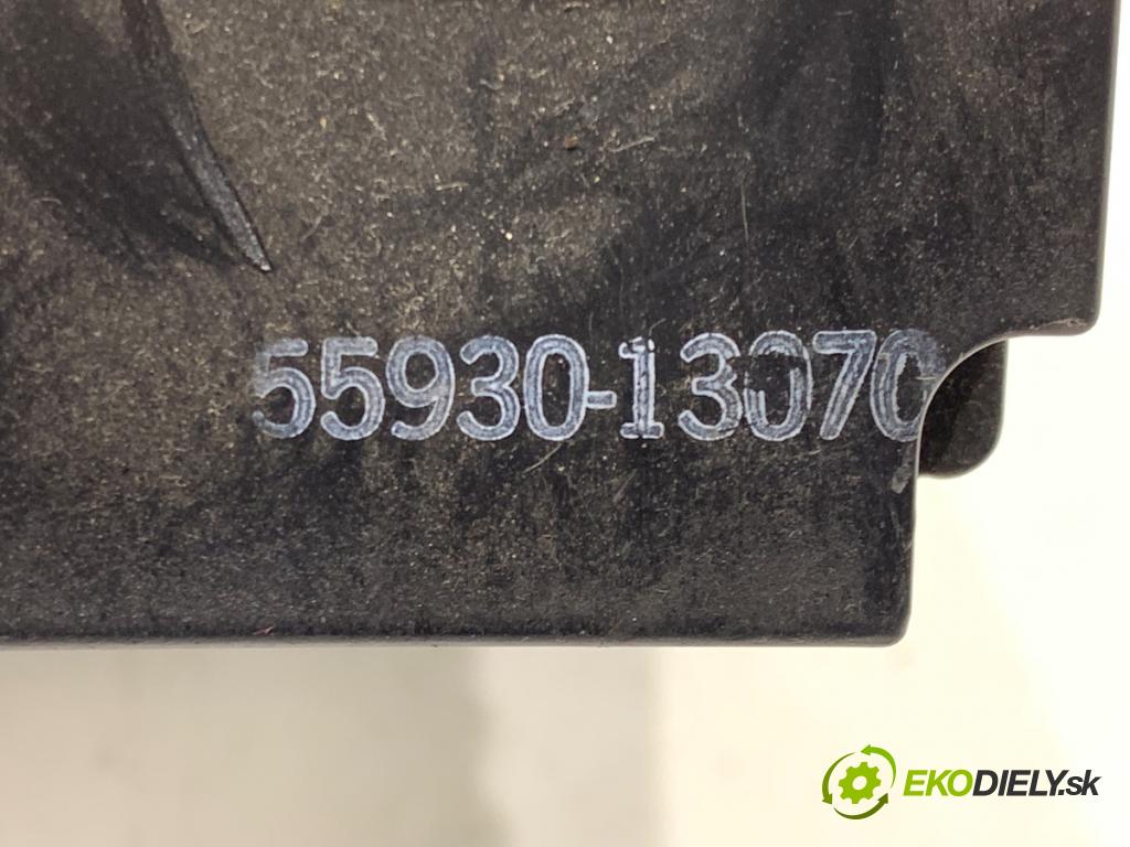 TOYOTA COROLLA E12 liftback 2004 85 kW 2.0 D-4D (CDE120R_, CDE120L_) 1995 Panel ovládania kúrenia 55930-13070 (Prepínacie páčky pod volantom)