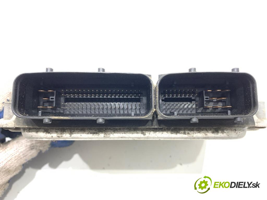 VW GOLF IV Kombi 2001 66 kW 1.9 TDI 1896 riadiaca jednotka Motor 038906012FA (Riadiaca jednotka)