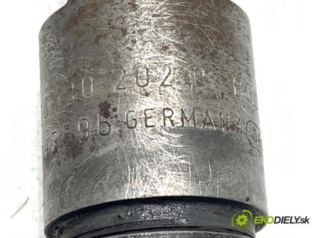 VW GOLF IV Kombi 2001 66 kW 1.9 TDI 1896 vstrekovač 028130202P (Vstrekovač paliva)