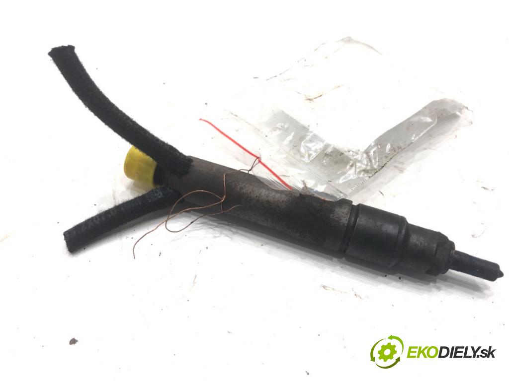 VW GOLF IV Kombi 2001 66 kW 1.9 TDI 1896 vstrekovač 028130202P (Vstrekovač paliva)